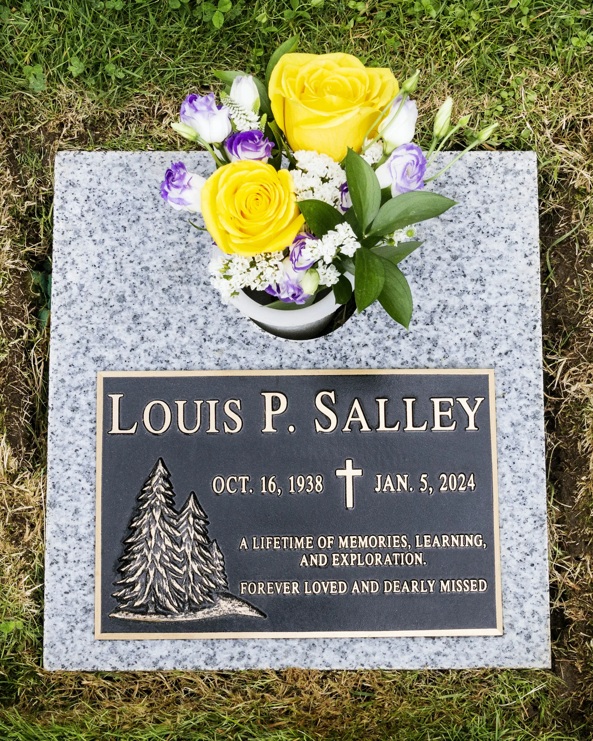 Single Cremation Memorial – Black