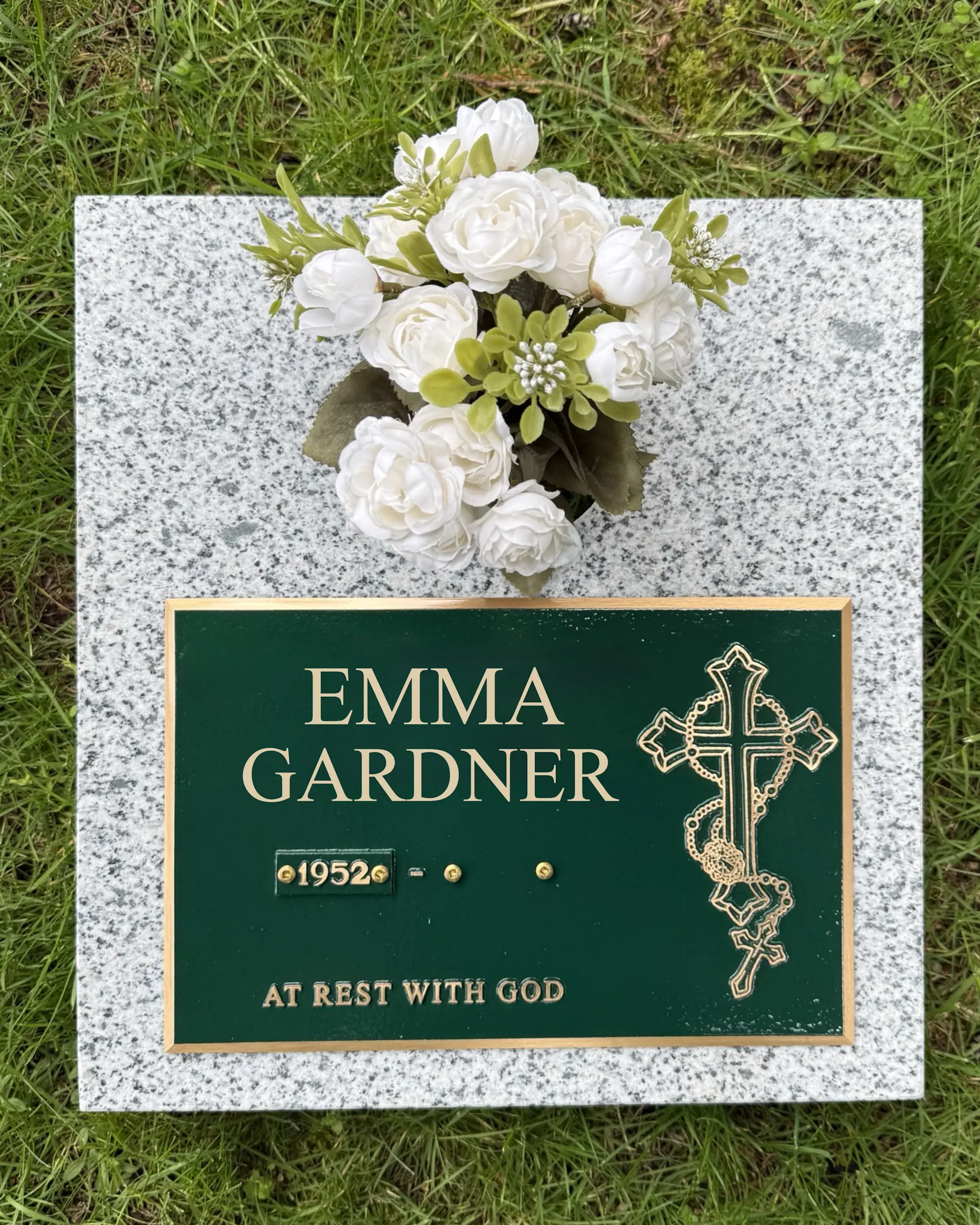 Single Cremation Memorial – Hunter Green